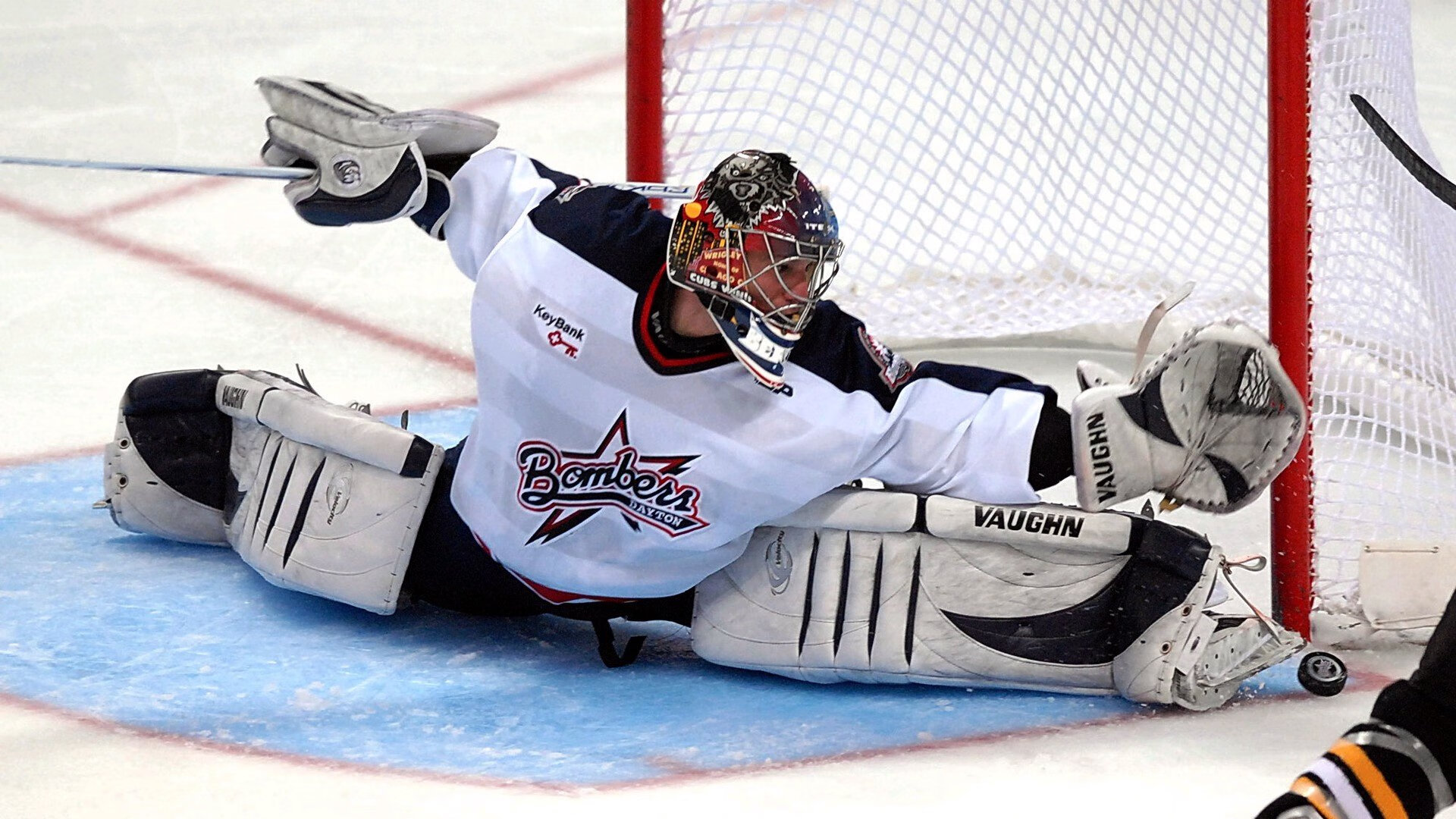 史上“最牛”篮下封盖：斯托亚科维奇在对阵勇士时完美封堵对手关键投篮！